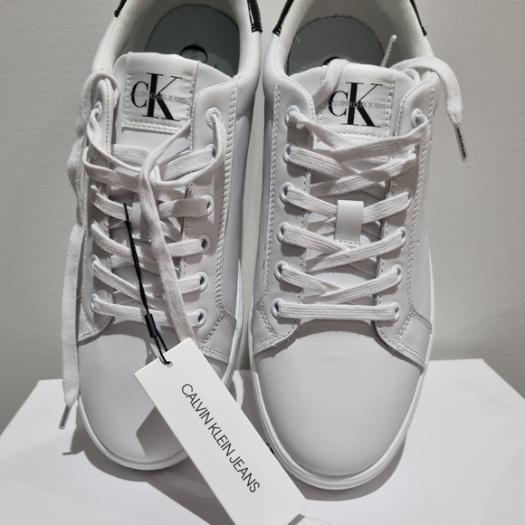 Calvin Klein Men's White Snekaers size 44 (US11) - Picture 7 of 10